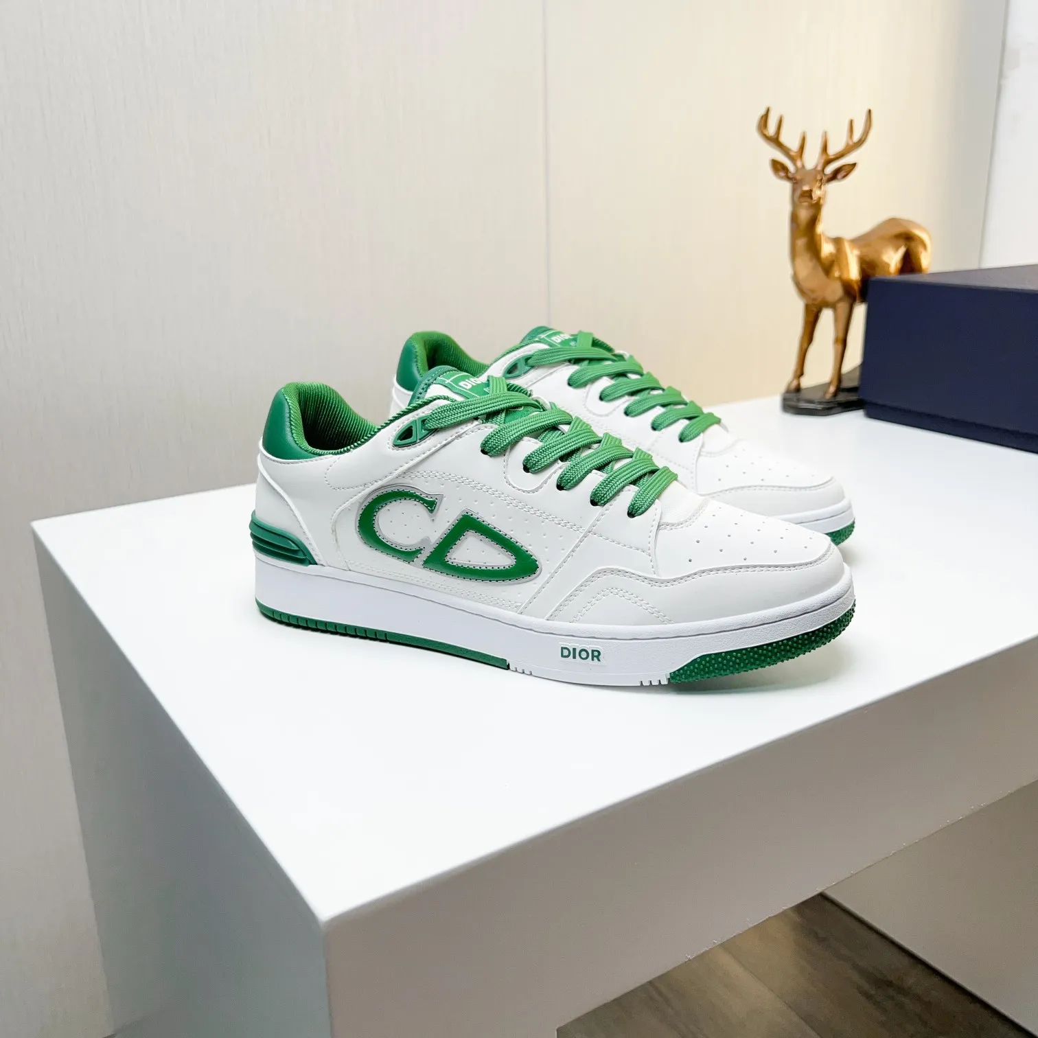 Men's Men's Shoes 💰420 [New Style] 🦩🦩Dior - Low-top sneakers 2025 spring men's collection new arrivals [Celebrate][Celebrate][Celebrate], reinterpret the basketball shoe design and become a classic Dior item [strong][strong][strong], carefully crafted in black and cream white smooth cowhide, paired with beige suede, showing leather on the side The CD logo, tongue, sole and back side are decorated with various distinctive details to enhance the style[666][666], while eyelet details, topstitching and rubber panels highlight the dynamic charm of its athletic style[strong][strong][strong]. It has a two-color rubber sole, which can be matched with various clothing to create a refined look. Size: 38 to 44 (45 can be customized